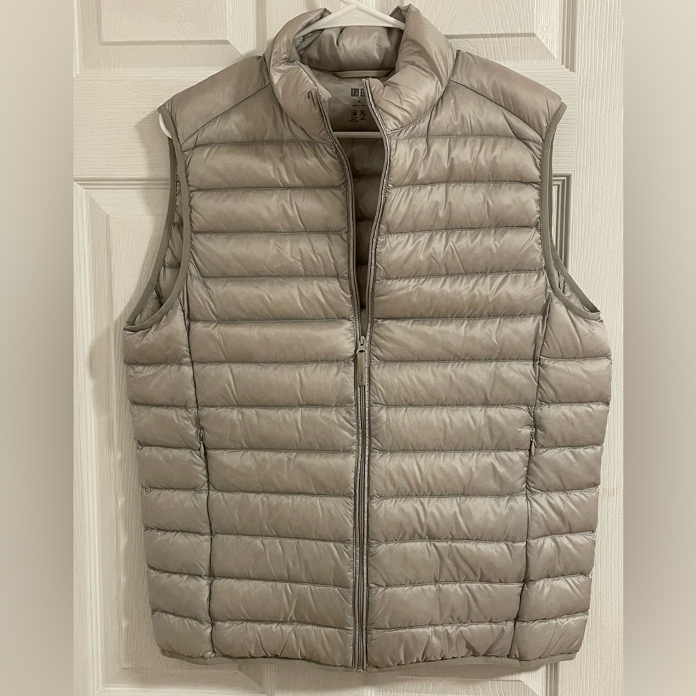 Uniqlo Down Vest *** LIKE NEW ***